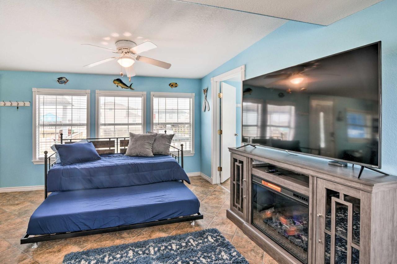 Surfside Beach Gem With Deck - 1 Block To Shore! Freeport Luaran gambar
